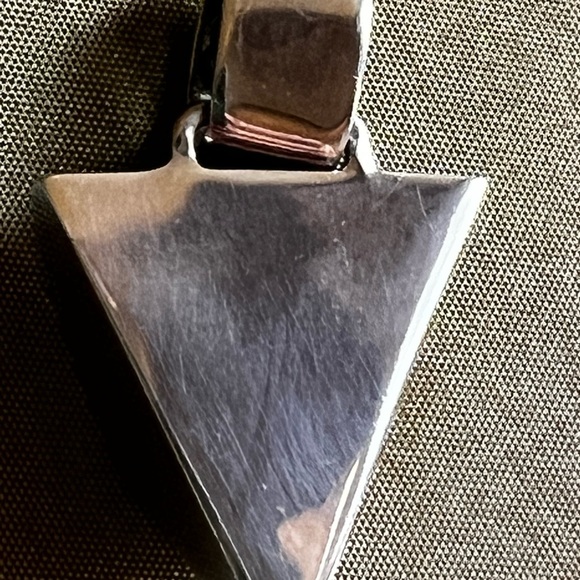 Gorgeous Vtg modernistic triangle Amber .925 sterling silver pendant 9.7g - Picture 7 of 11